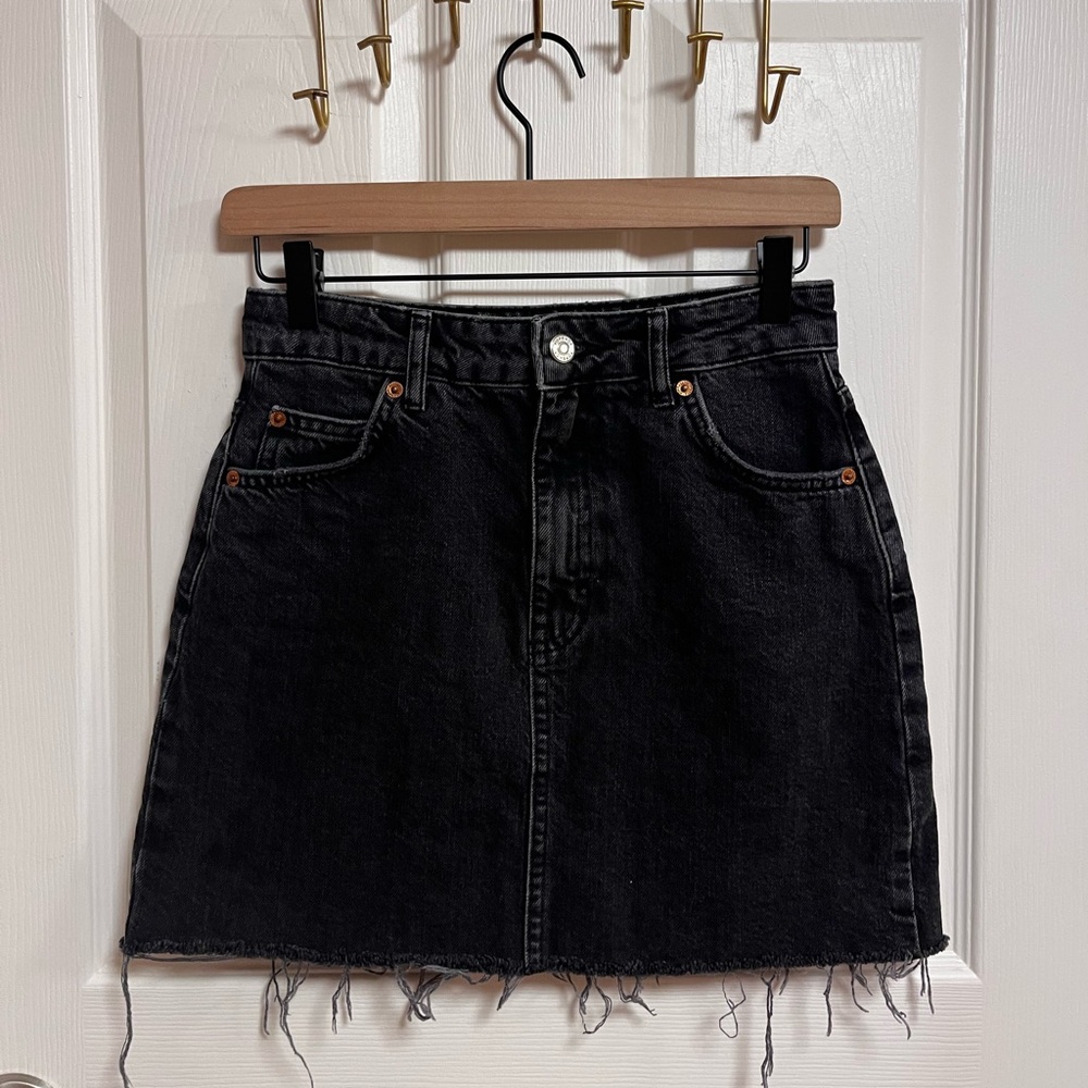 Topshop Black Frayed Hem Denim Mini Skirt 🖤